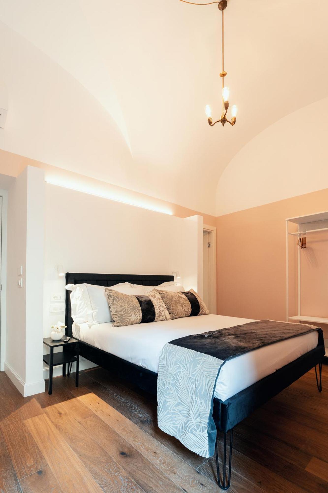 Naman Hotellerie - Monti Roma Ngoại thất bức ảnh