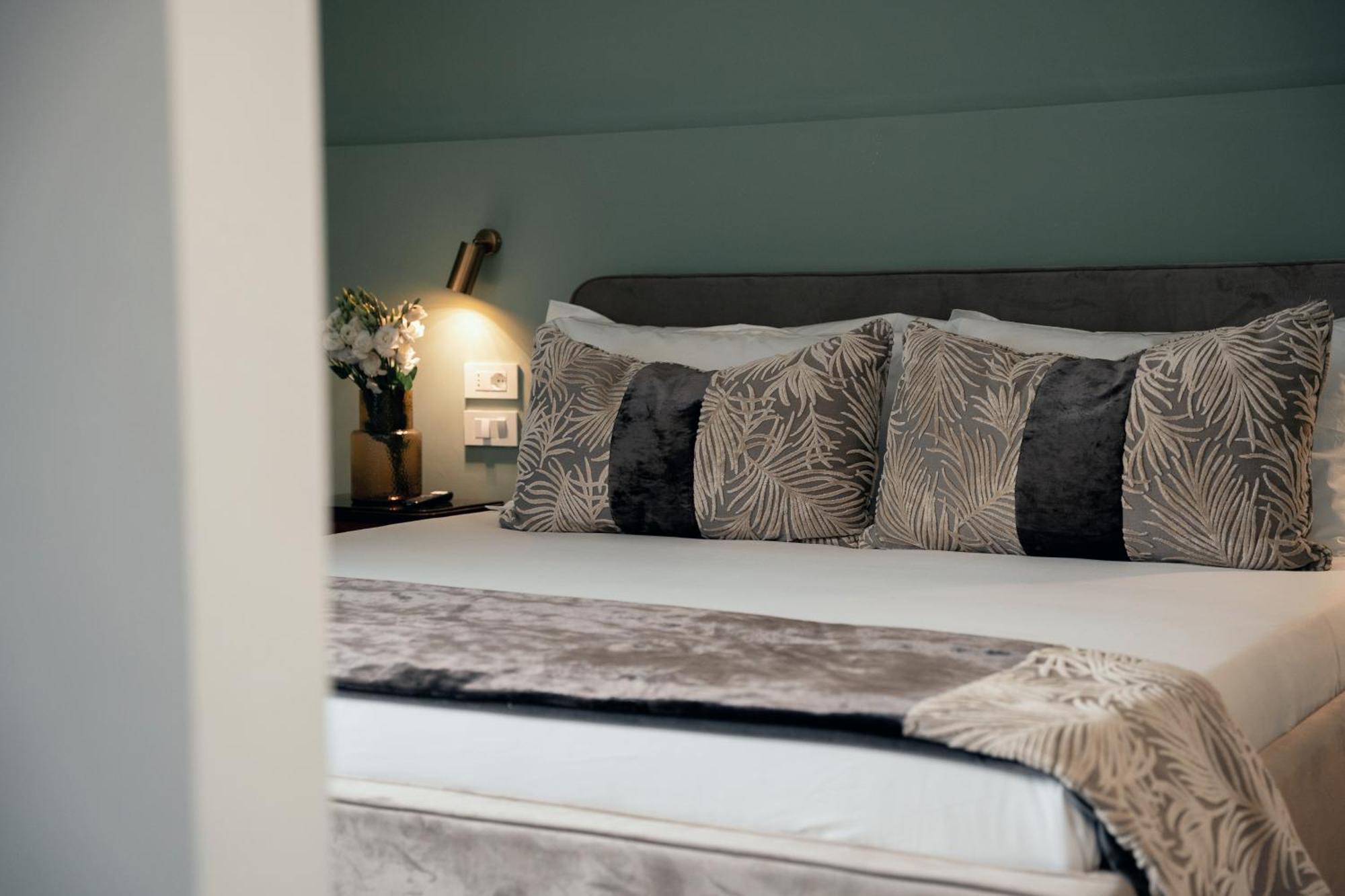 Naman Hotellerie - Monti Roma Ngoại thất bức ảnh